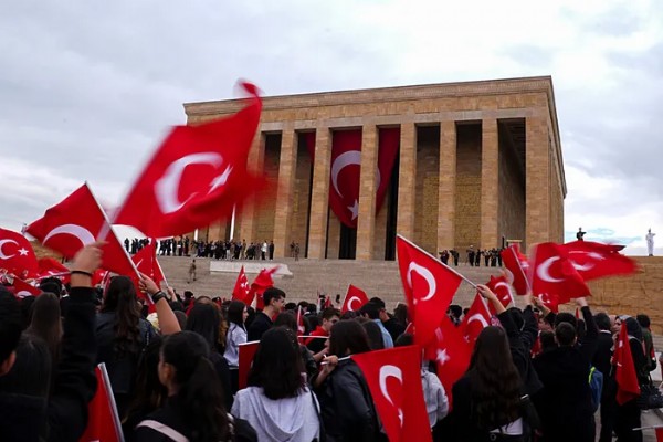 Anıtkabir'de Tören! 81 İlden Gençler Ve Milli Sporcular Geldi